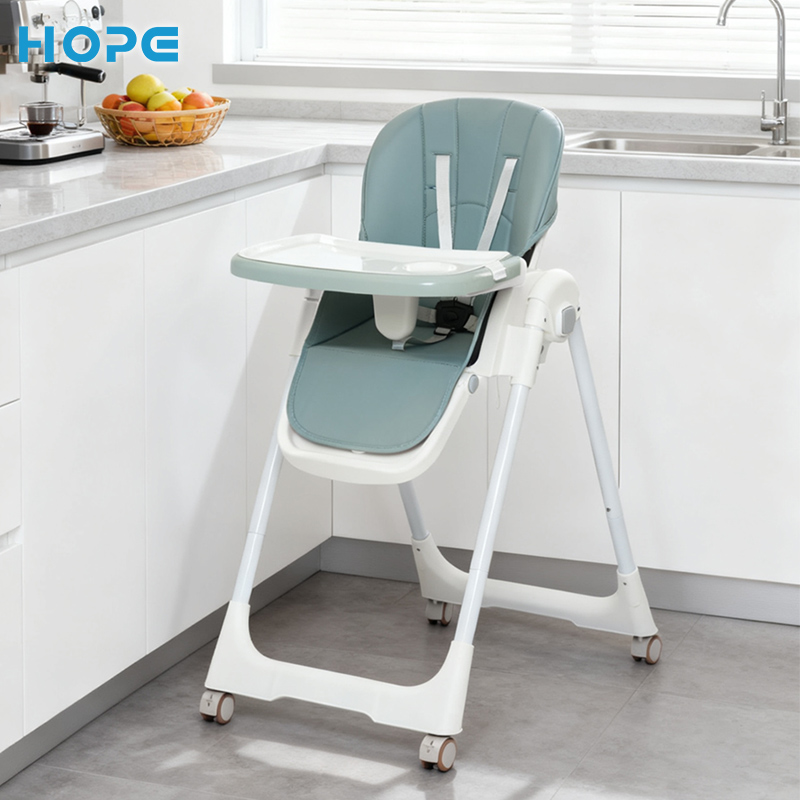 Feeding Chair with Removable Plate
